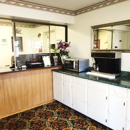 Budget Inn Daleville Exterior photo