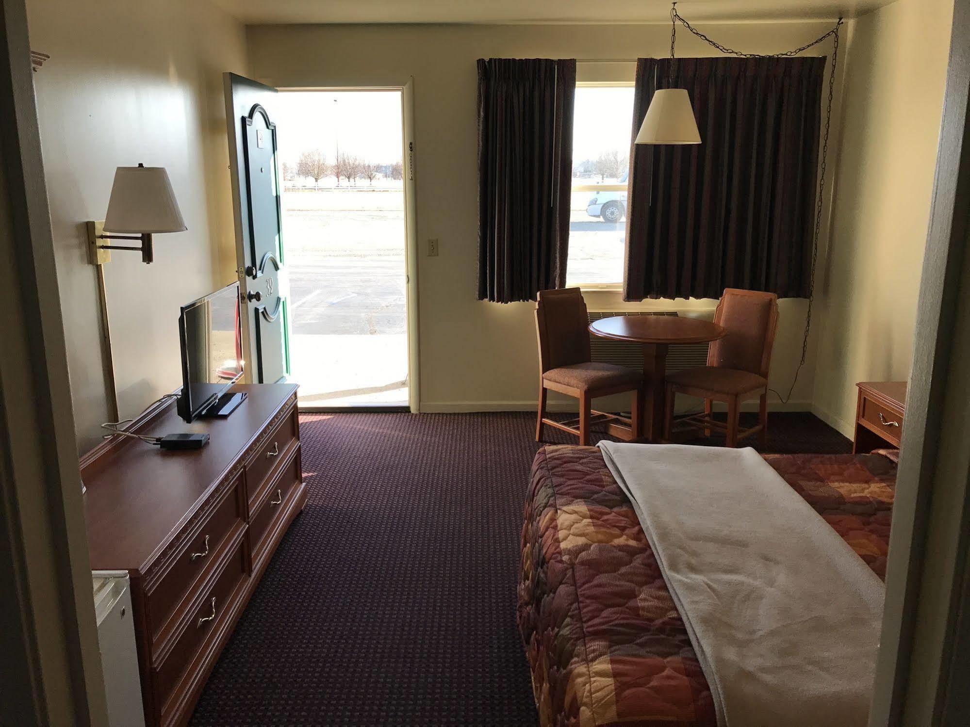 Budget Inn Daleville Exterior photo
