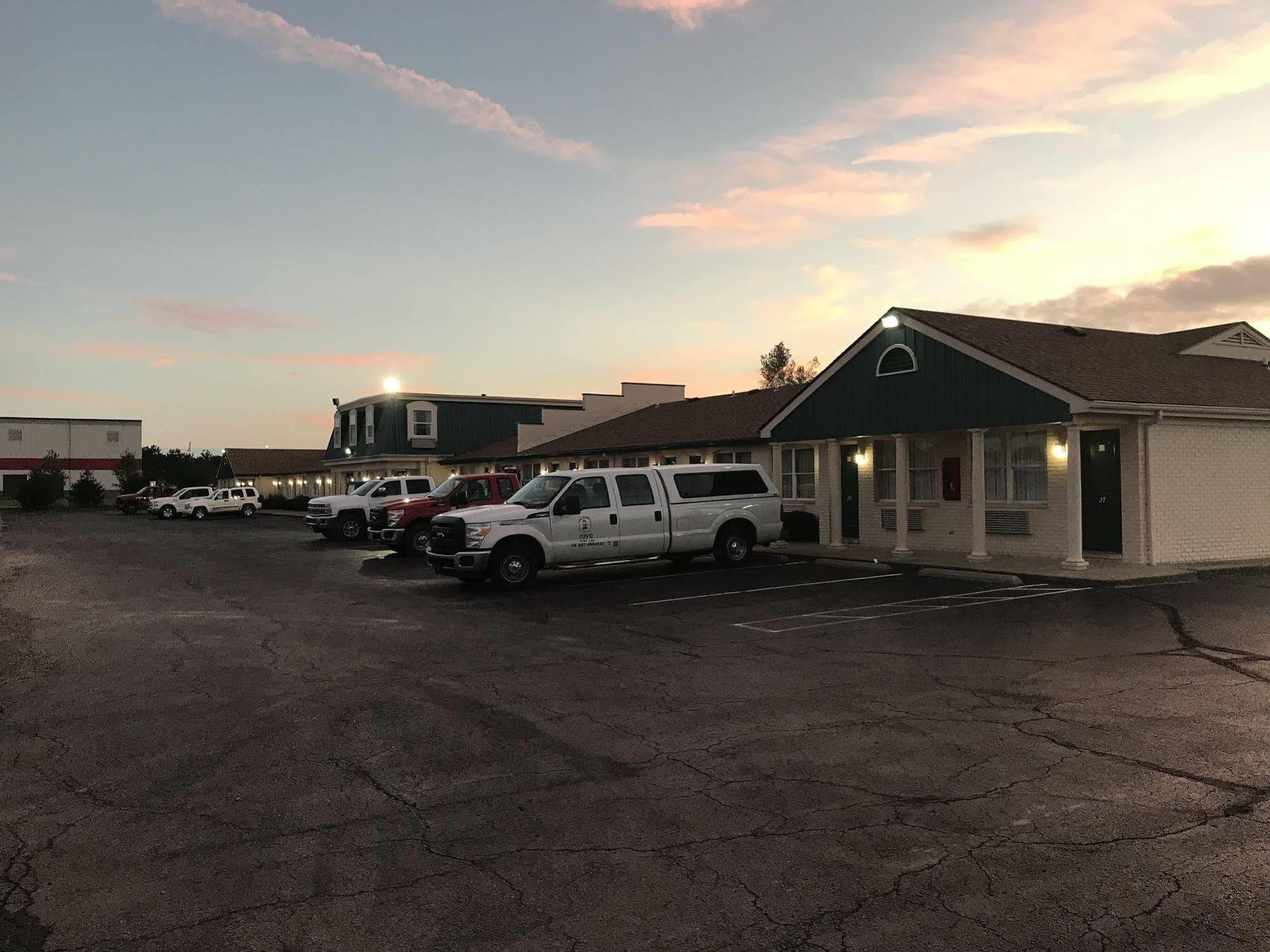 Budget Inn Daleville Exterior photo